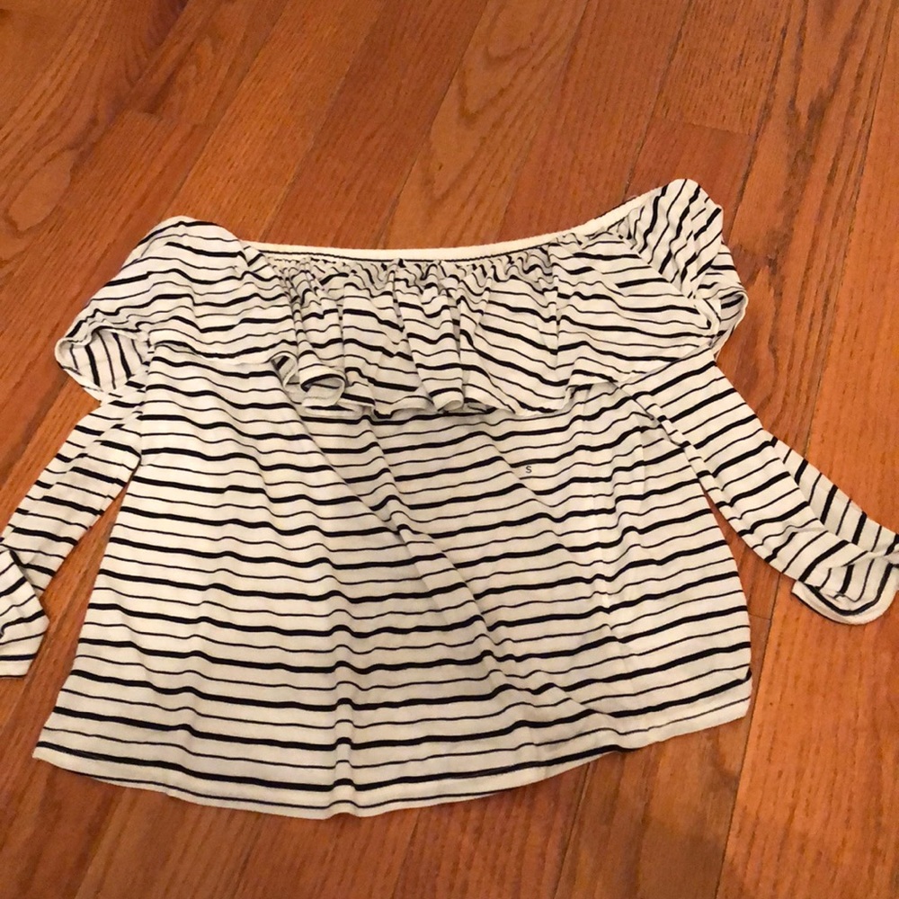 Off the shoulder American eagle  striped shirt